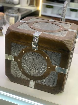 Baul de madera y metal nuevo a estrenar