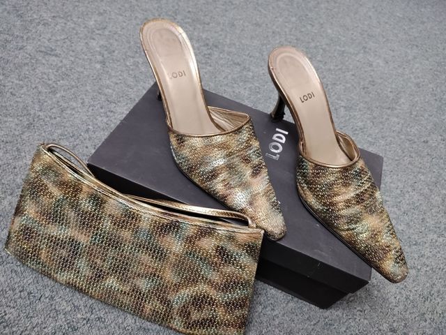 zapatos y bolso de fiesta