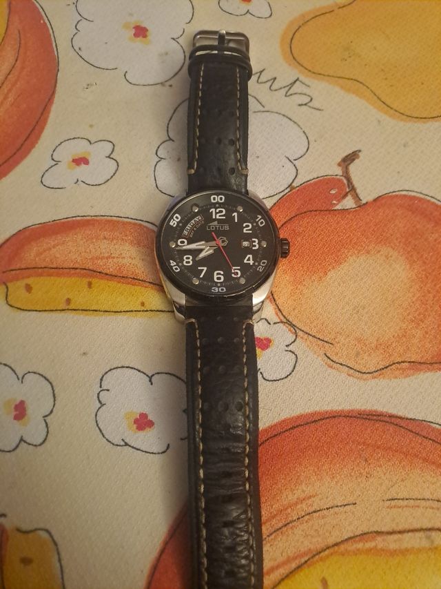 Reloj Lotus