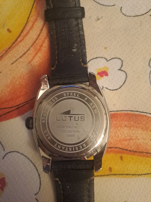 Reloj Lotus
