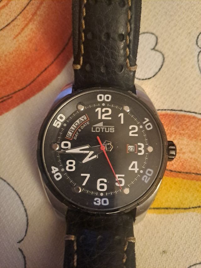 Reloj Lotus