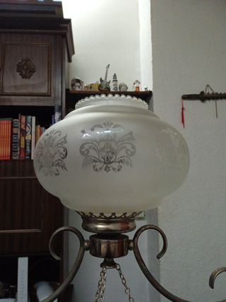 lámpara antigua de mesa