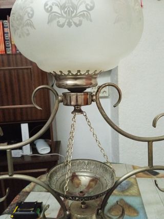 lámpara antigua de mesa