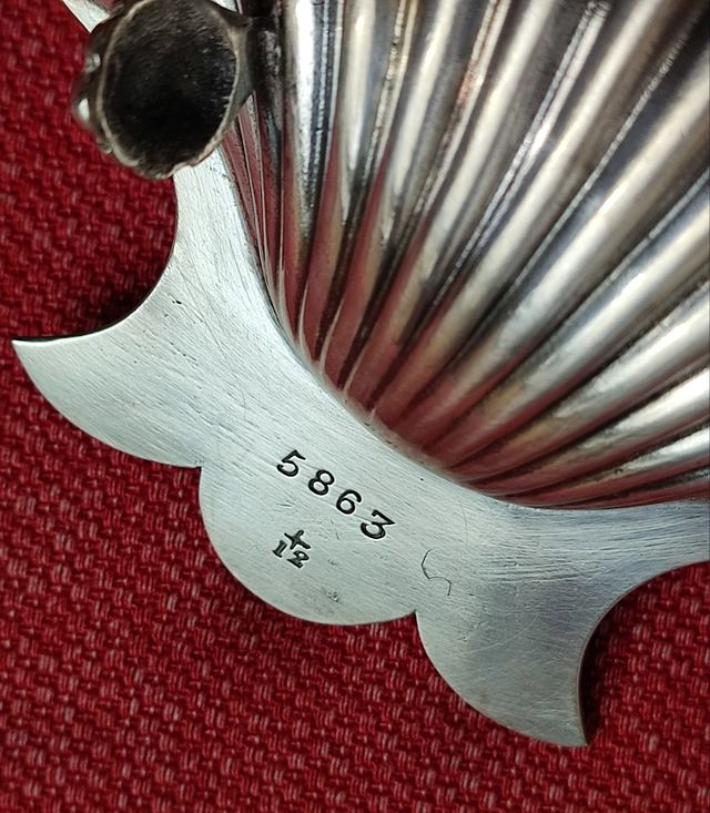 Ciotola vintage a forma di conchiglia vari punzoni