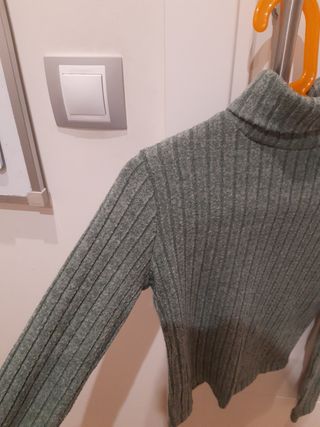 Camiseta de cuello alto chica