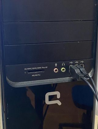 se vende torre ordenador,monitor,raton y teclado 