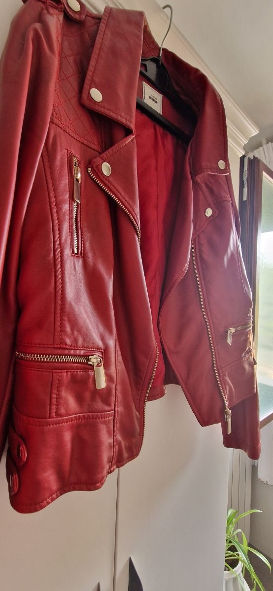 cazadora polipiel roja