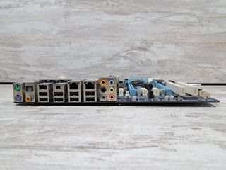 Placa GigaByte GA-MA790FXT-UD5P (AM3)