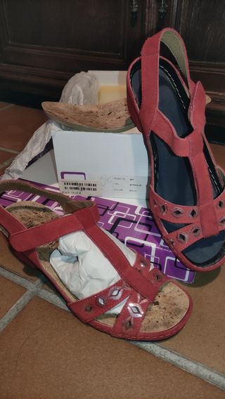 📣REBAJADAS📣 Sandalias serraje coral