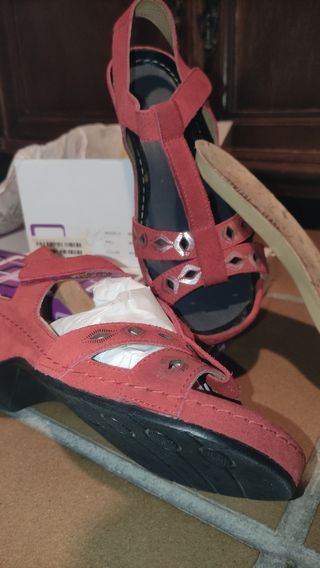 📣REBAJADAS📣 Sandalias serraje coral