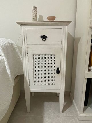 Precioso dormitorio individuual blanco y ratan