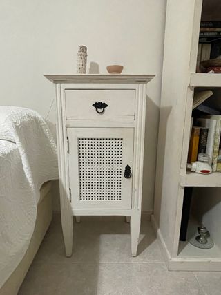 Precioso dormitorio individuual blanco y ratan