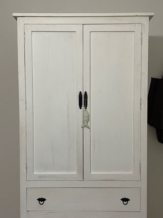 Precioso dormitorio individuual blanco y ratan