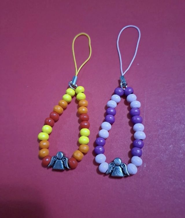 11 laccetti con ciondolo