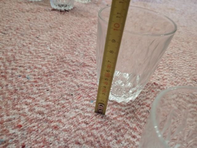 27  vasos apilables dos tamaños