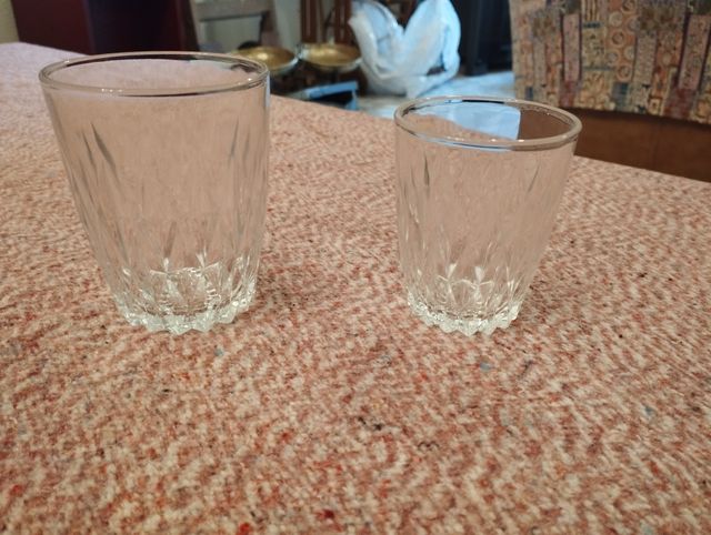 27  vasos apilables dos tamaños