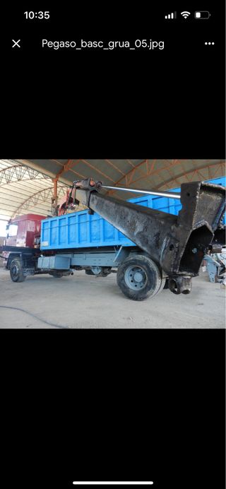 CAMION PEGASO BASCULANTE CON GRÚA PMA 20 TN