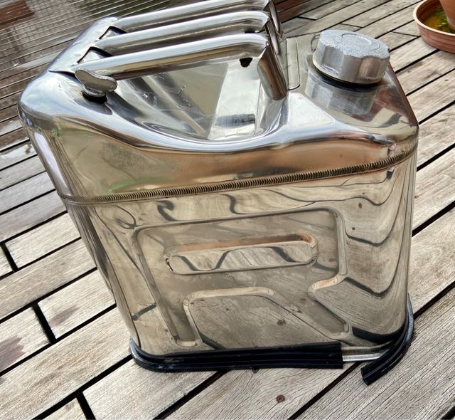 Bidón de gasolina de acero inoxidable