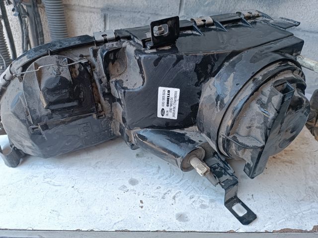 Faro derecho Ford Sierra 