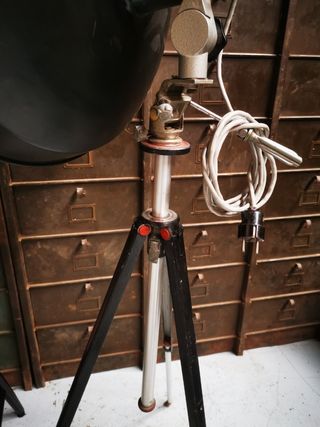 lampara pie. foco vintage fotógrafo