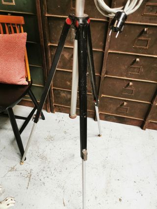 lampara pie. foco vintage fotógrafo