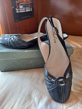 zapato piel tacón bajo