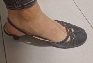 zapato piel tacón bajo