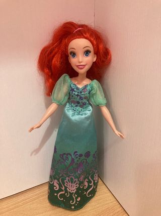 MUÑECA ARIEL DE DISNEY CON SUS ZAPATOS 