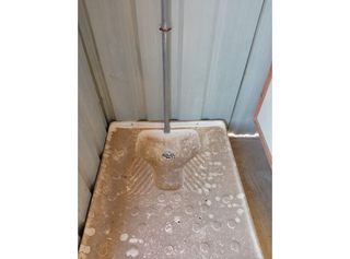 CASETA DE OBRAS CON BAÑO, DUCHA Y LABABO.  