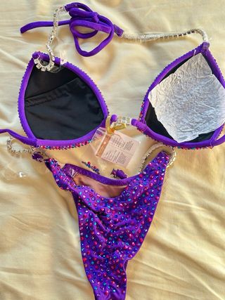 Bikini fitness morado conectores