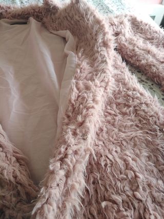 chaqueta pelo rosa 