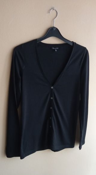 Camiseta Massimo Dutti color negro.
