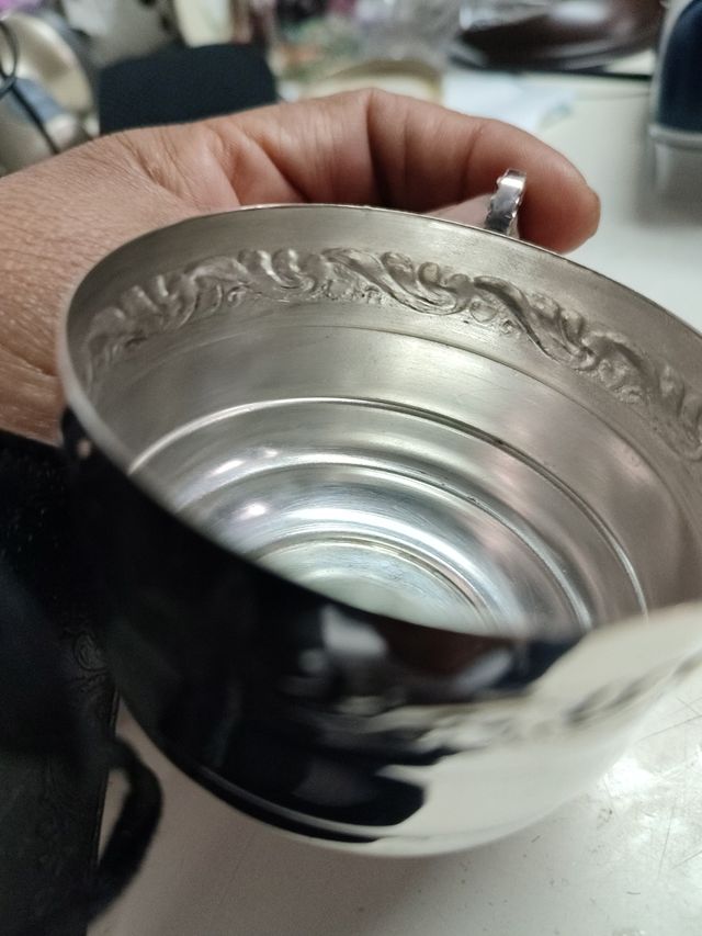 taza plateada