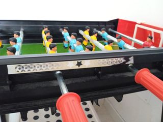 Futbolín infantil pequeño de plástico