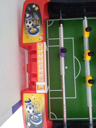 Futbolín infantil pequeño de plástico