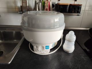 Esterilizador Eléctrico Y Calienta Biberones MAM