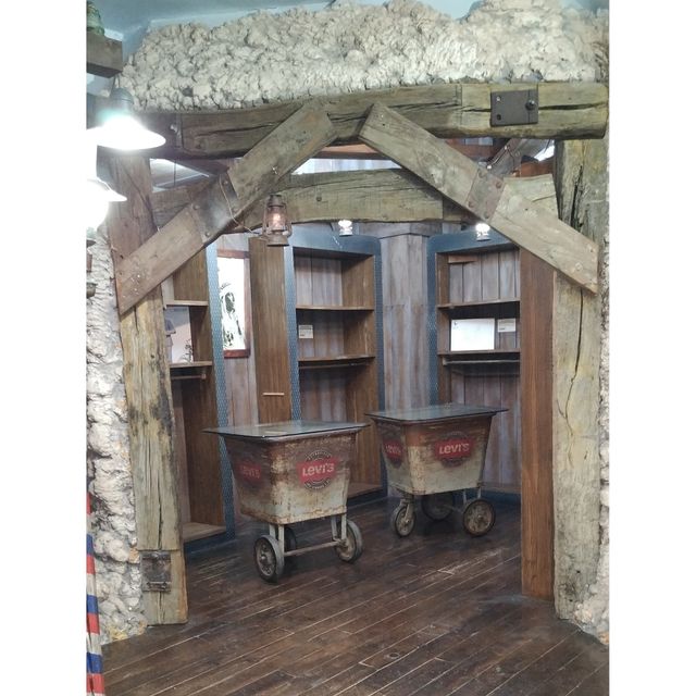 VAGONETA ANTIGUA, EXPOSITOR VINTAGE, RESTAURADO