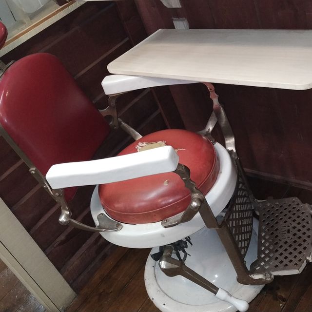 ANTIGUO SILLÓN O SILLA DE BARBERO