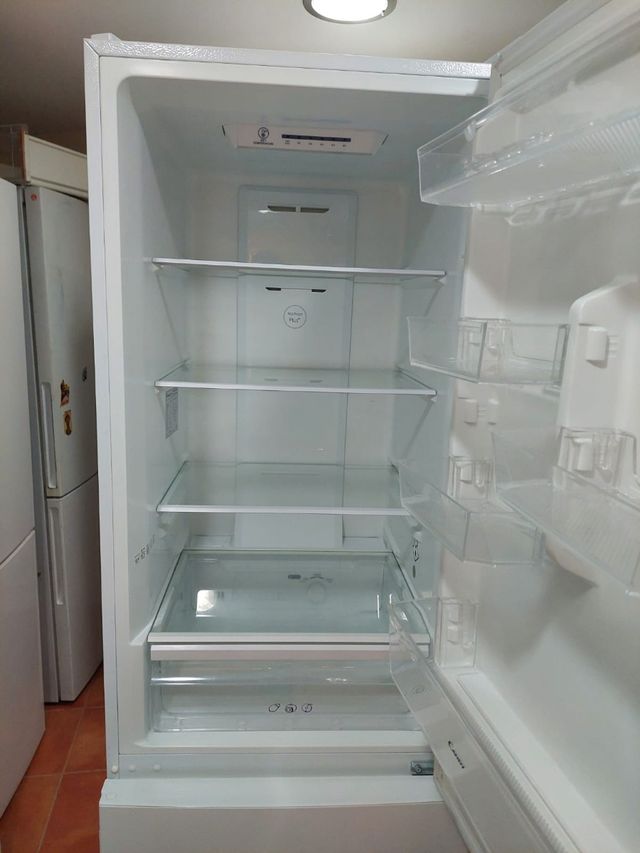 Navera,  frigorífico,  como nuevo 185×59