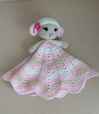 DouDou o mantita de apego ovejita