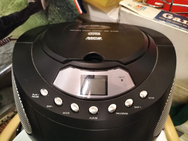 radioCD en buen estado.