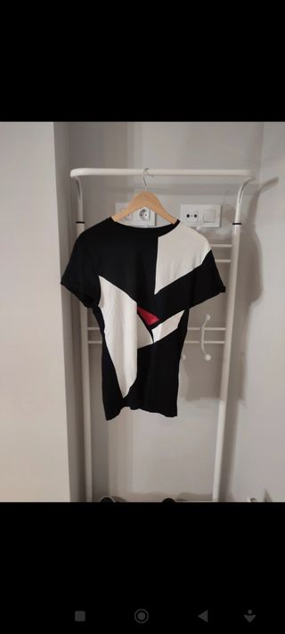 Zara camiseta talla M dibujos abstractos 