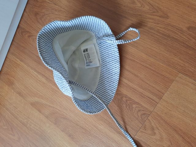 Gorrito bebé a rayas H&M