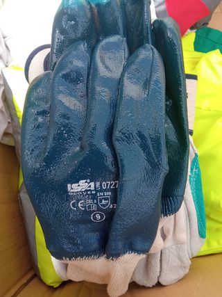 Guantes impermeable marca ISSA 
