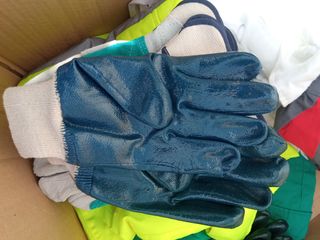 Guantes impermeable marca ISSA 