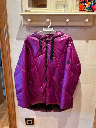 Plumas corto talla M color morado 