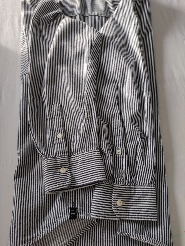 Camisa zara con capucha talla 13/14 