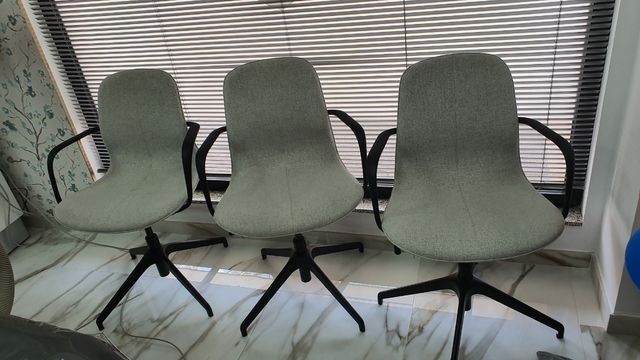 sillas de oficina de IKEA modelo LANGJALL