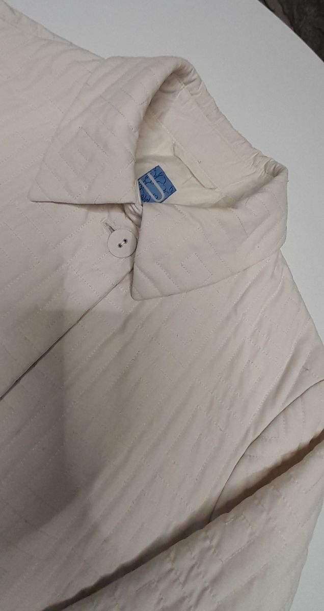 Giacca color panna mezza stagione