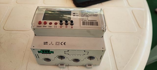 contador digital trifasico